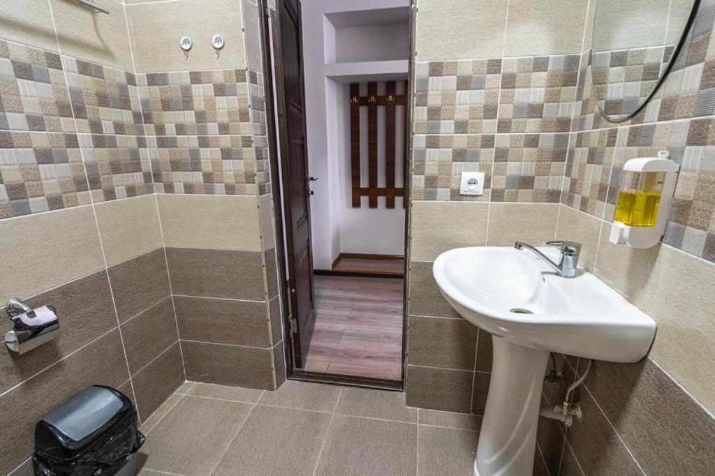 Muras Hotel Karakol Εξωτερικό φωτογραφία