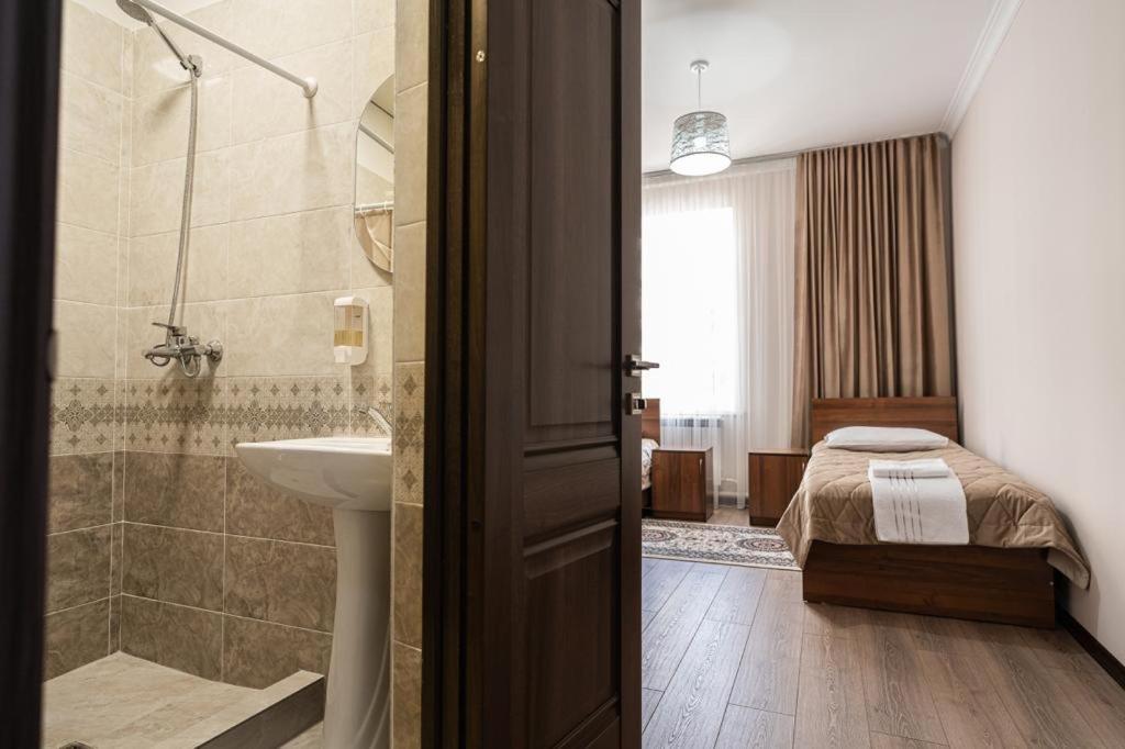 Muras Hotel Karakol Εξωτερικό φωτογραφία